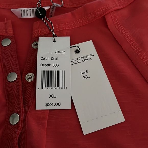 Women’s Coral color LS snap front top-NWT - Picture 7 of 8